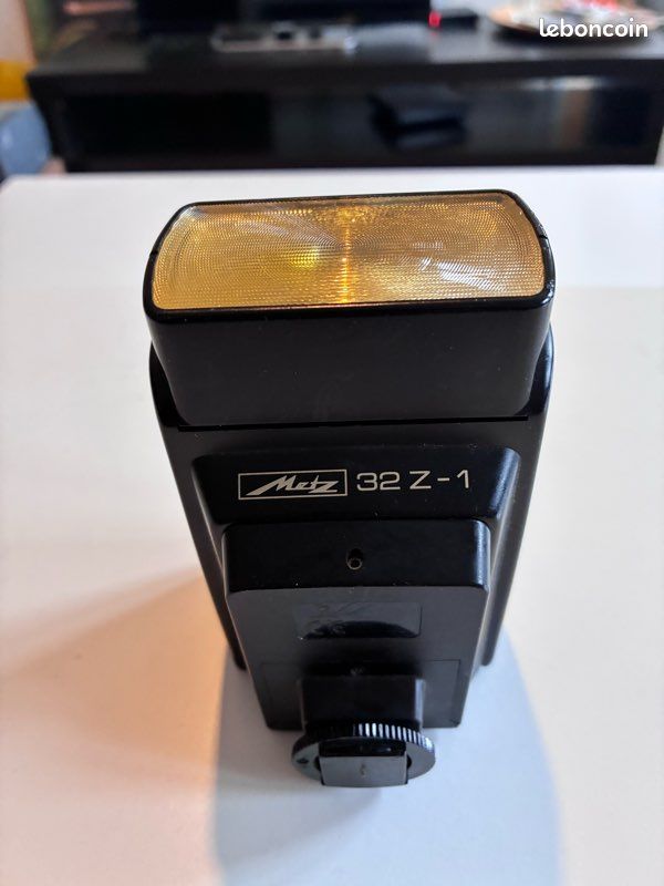 Lot 462 - A Large Selection of Metz Mecablitz Flash Lot 462 - A Large Selection of Metz Mecablitz Flash