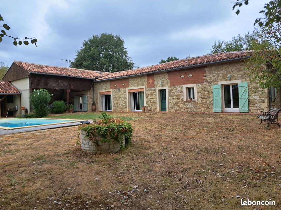 Maison 6 pièces 240 m² · à Auch · 240 m² · 750 000 €