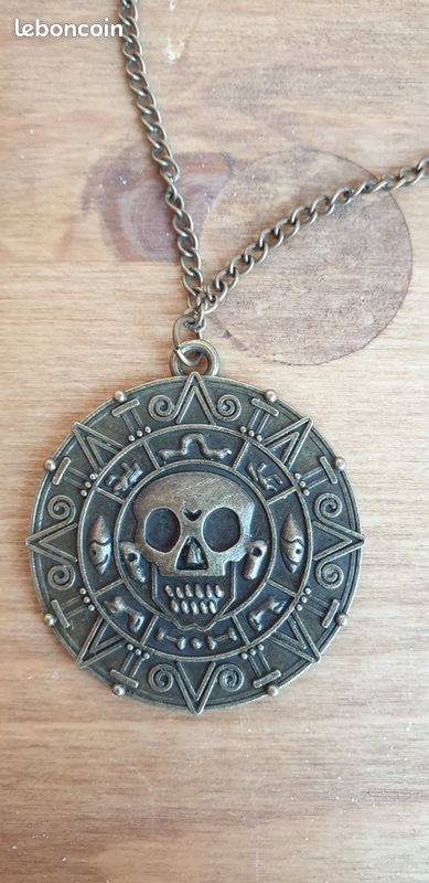 Pirate Jack – Boussole Jouet Décorative + Collier Pendentif Aztèque En Bronze – Accessoire Costume Pirate, Carnaval, Déguisement