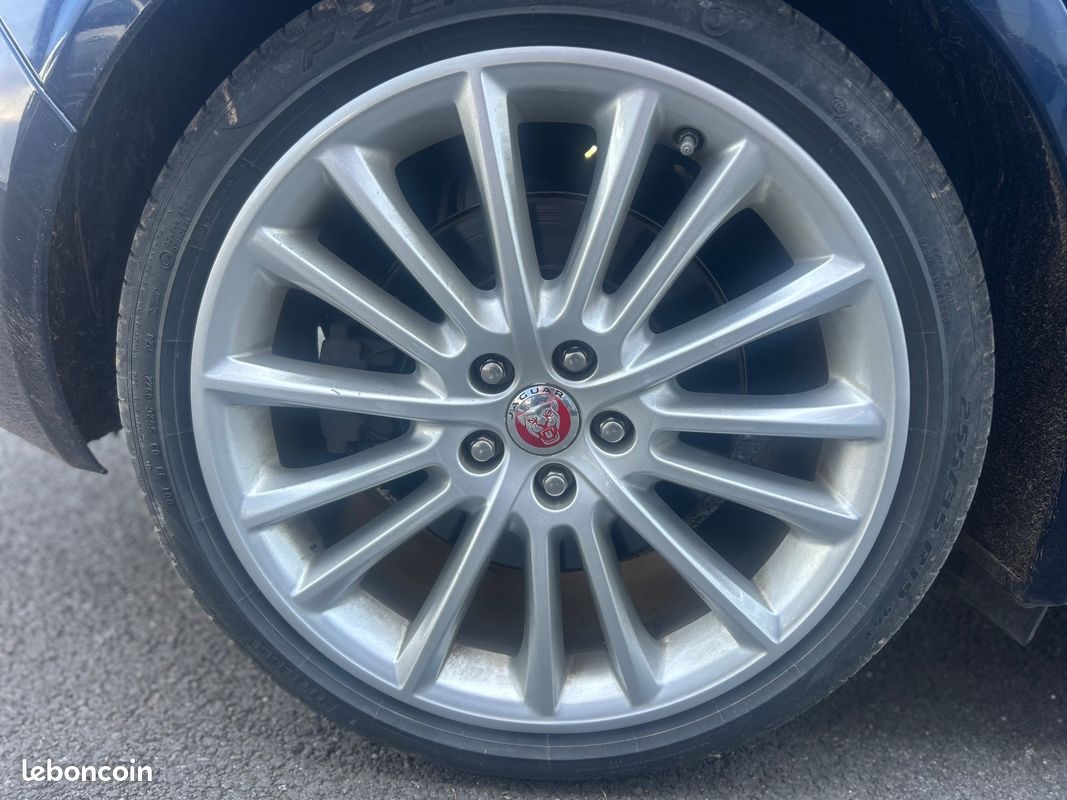 JAGUAR XE XE 2.0 L 180 AWD R-SPORt (image 27)