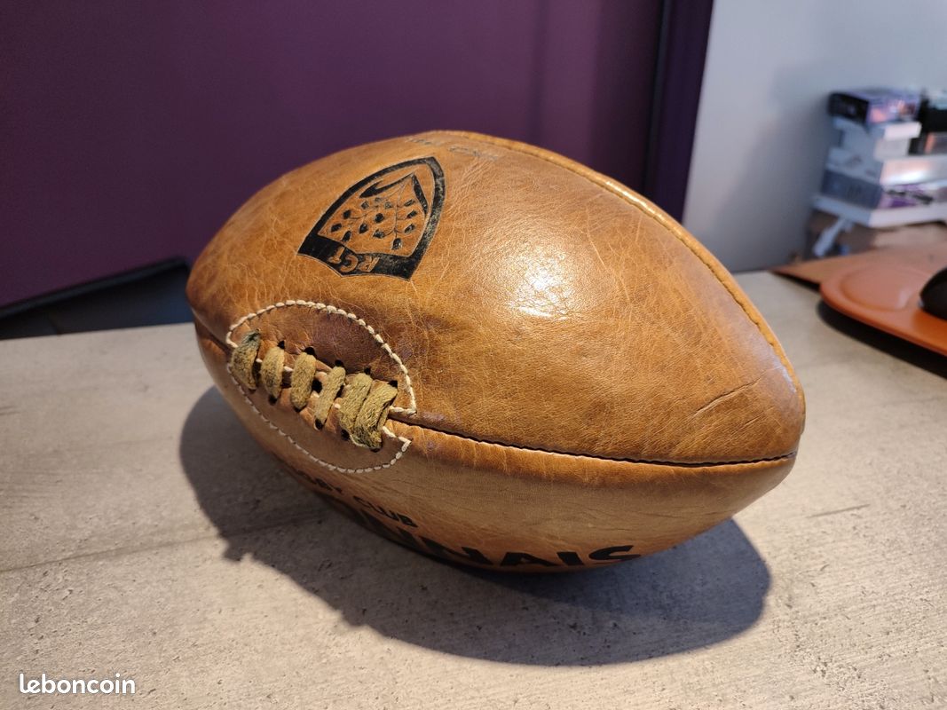 Ballon De Rugby En Cuir RCT RC Toulon – Vintage Et Authentique