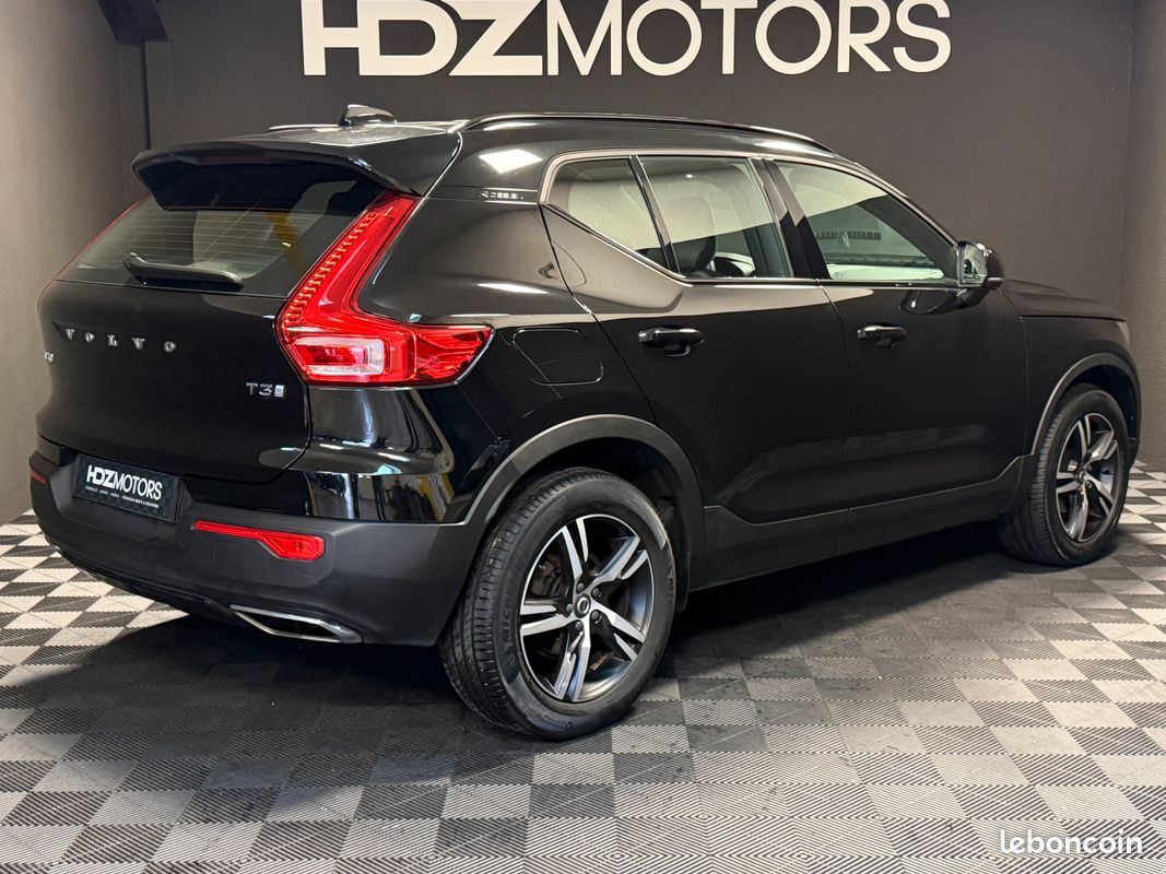 Volvo XC40 T3 163 R-DESIGN Geartronic 8 (image 2)