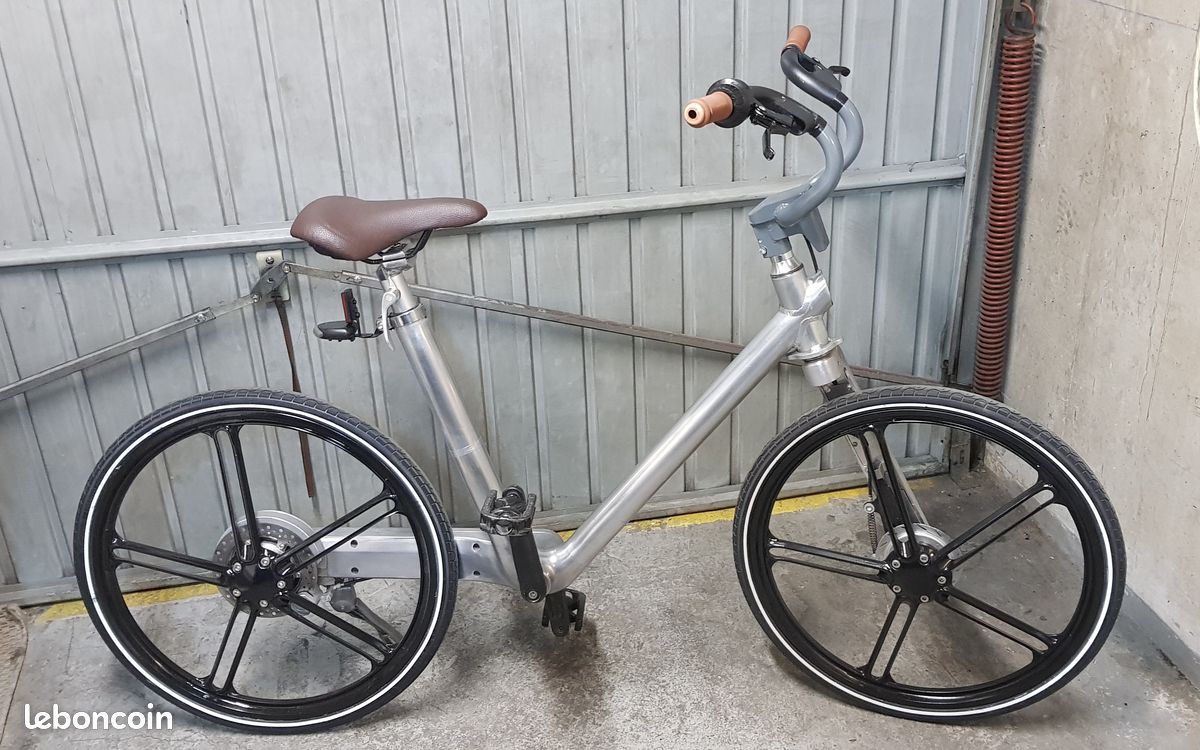 Vends vélo personnalisé 300 (image 1)