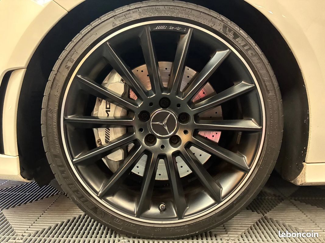 Mercedes classe a 35 amg 7g-dct / pack aéro / baquet / burmester / 2 pneus neufs (image 31)