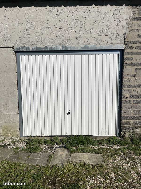 Parking 16 m² · à Bornel · 16 m² · 120 €/mois