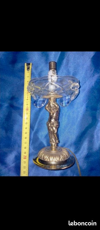 Paire de lampes de table femmes dorées laiton portant coupelles verres transparent luminaire lumière lustre vintage (image 9)