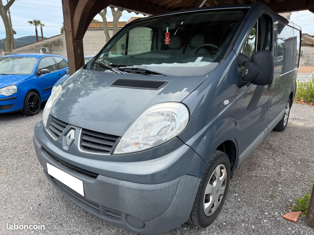 FAIBLE KMS RENAULT Trafic Fg L1H1 2.0 dCi 90 Confort (image 1)