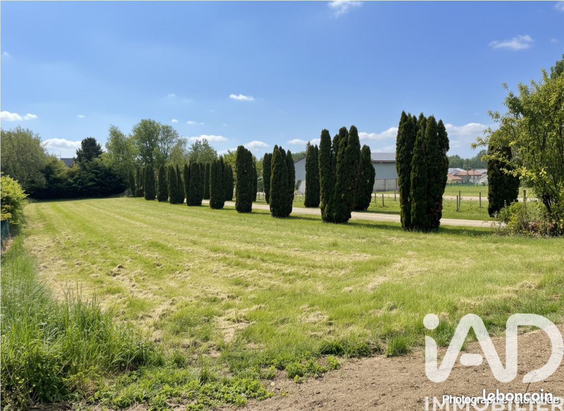 Terrain 1341 m² · à Songy · 1 341 m² · 33 700 €