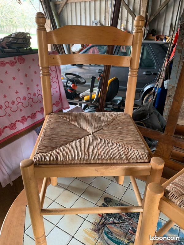 Table et ses 4 chaises (image 2)
