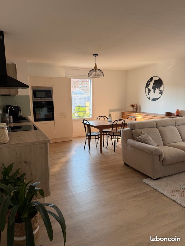 Appartement 3 pièces 64 m² · à Sathonay-Camp · 64 m² · 270 000 €