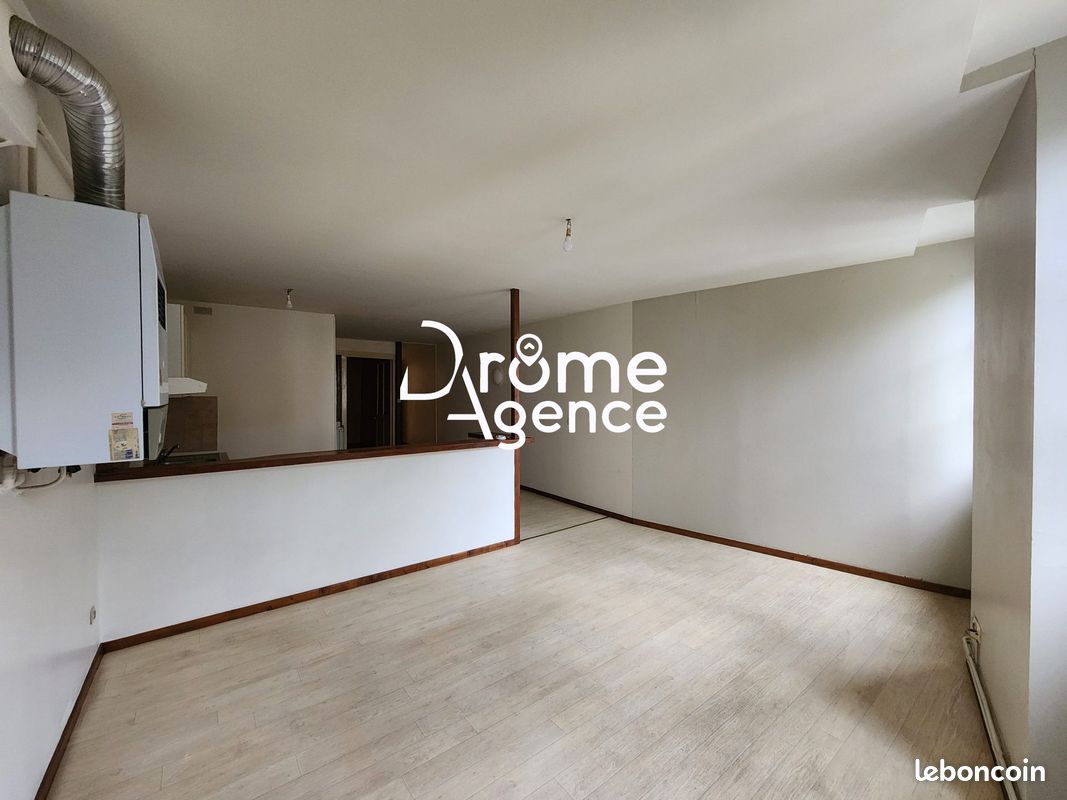 Appartement 2 pièces 48 m² · à Romans-sur-Isère · 48 m² · 450 €