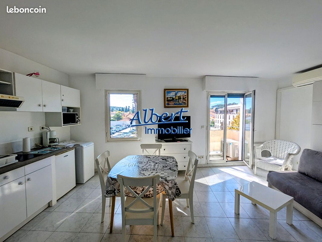 Appartement 1 pièce 24 m² · à Sanary-sur-Mer · 24 m² · 650 €/mois