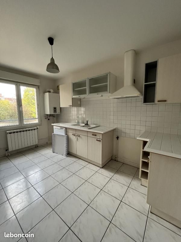 Appartement 5 pièces 106 m² · à Nancy · 106 m² · 1 000 €