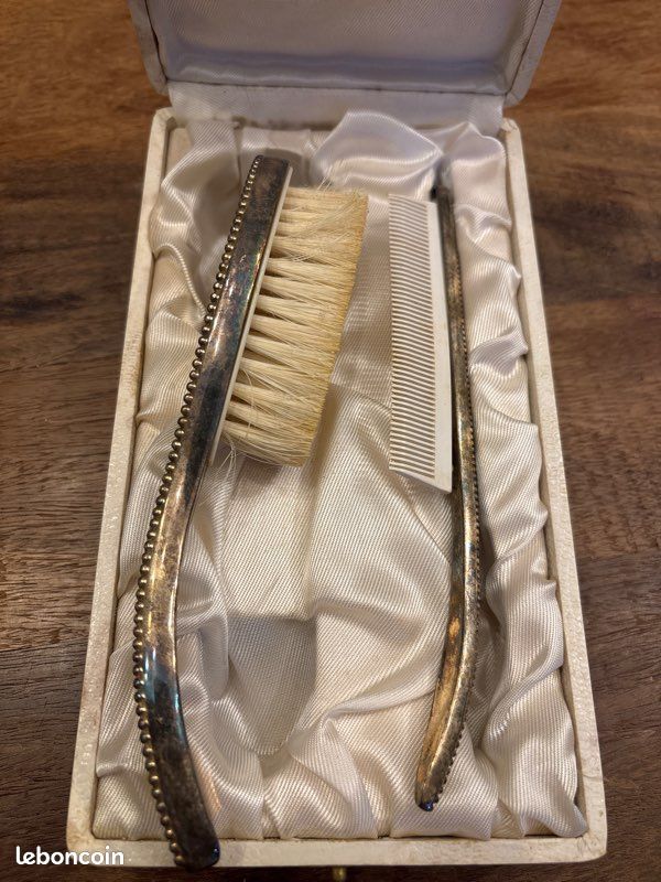 Nécessaire coiffure métal argenté (image 1)