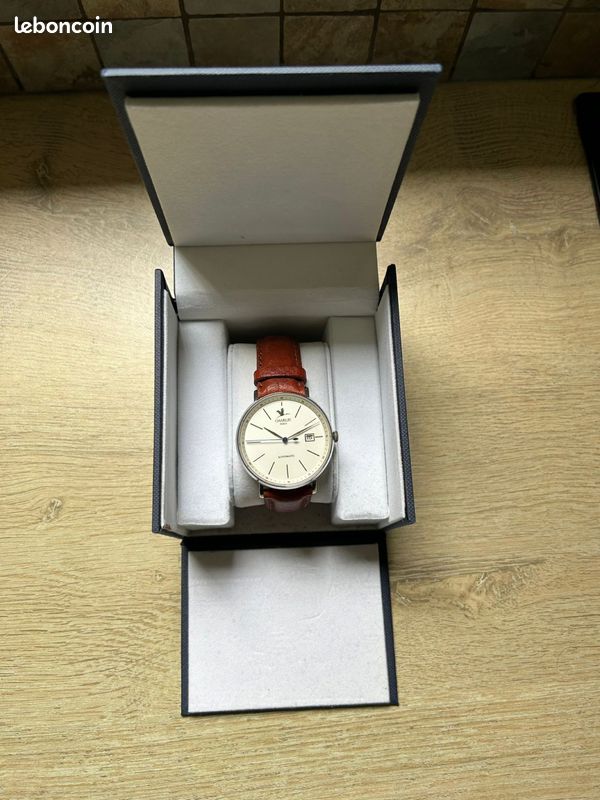 Montre Charlie Paris, modèle INITIAL cuir véritable marron (image 1)