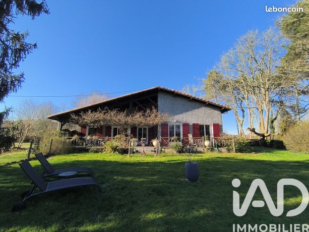 Maison 8 pièces 230 m²