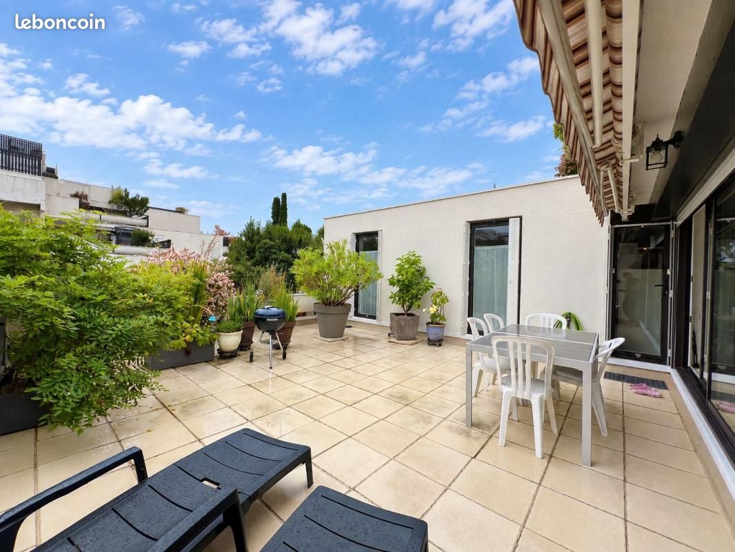 Appartement 5 pièces 110 m² · à Champs-sur-Marne · 110 m² · 325 000 €