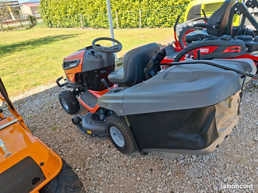 Tracteur tondeuse husqvarna 242 t ramassage et mulching 2025 80 h état proche du neuf (image 3)
