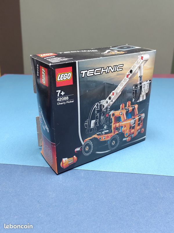 Neuf Non Ouvert LEGO Technic de 2019 Cherry Picker Tow Truck