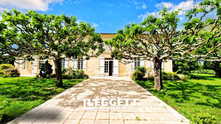 Maison 8 pièces 259 m²
