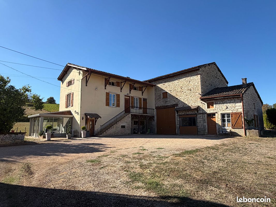 Maison 4 pièces 147 m² · à Chardonnay · 147 m² · 245 000 €