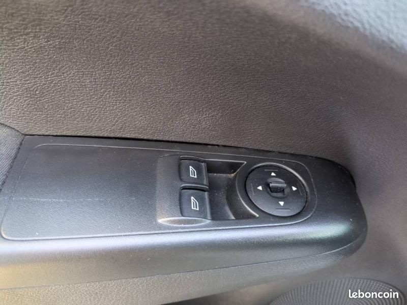 Ford Transit Courier 1.0E 100ch Stop&Start Trend (image 12)