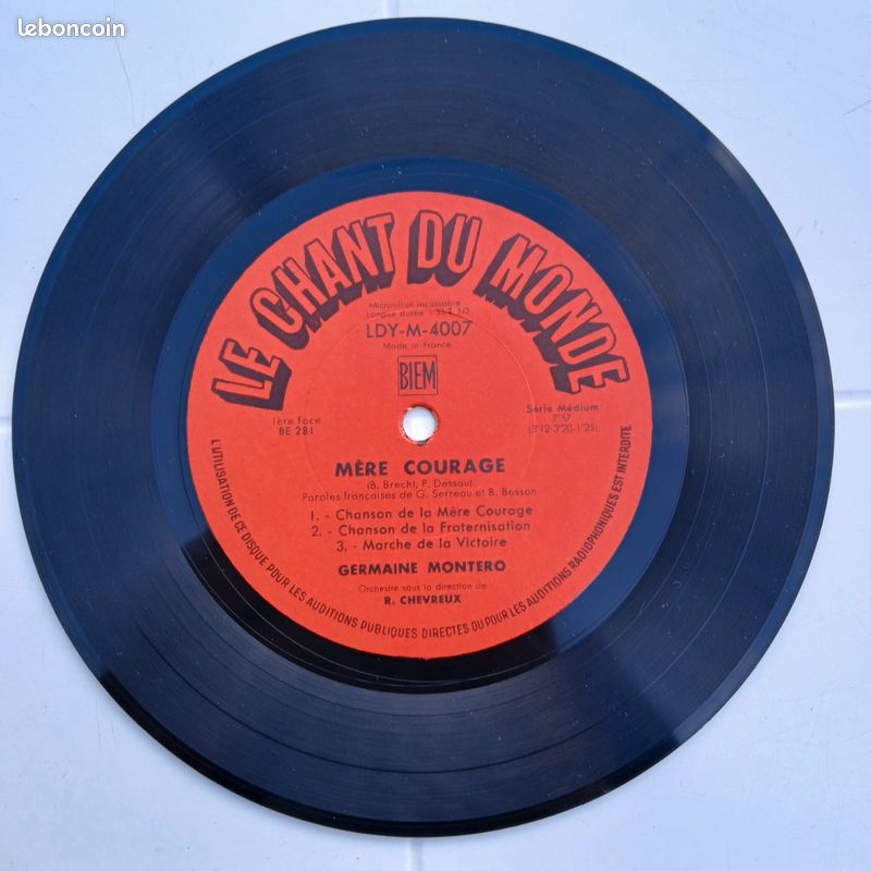 Vinyl EP "Mère Courage" de Brecht et Dessau chanté par Germaine Monteiro, le chant du monde 1952 (image 7)
