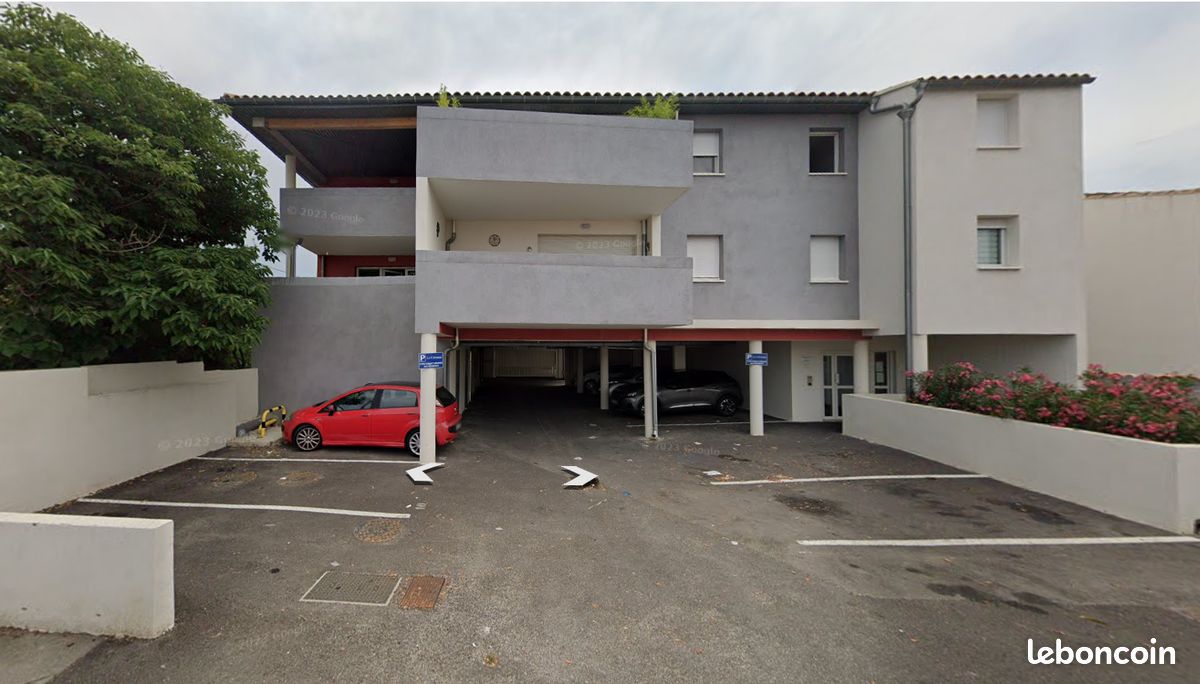 Parking 15 m² · à Martigues · 15 m² · 113 €/mois