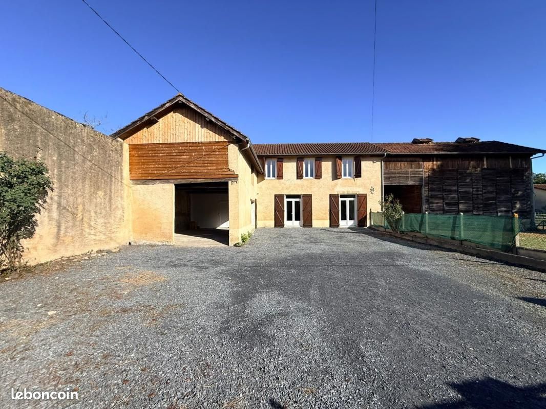 Maison 4 pièces 134 m² · à Galiax · 134 m² · 163 000 €