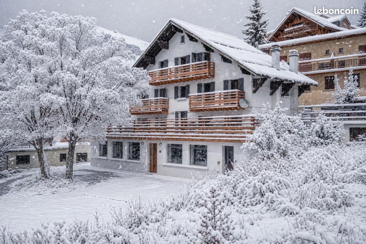 Maison 10 pièces 400 m² · à Huez · 400 m² · 5 700 000 €
