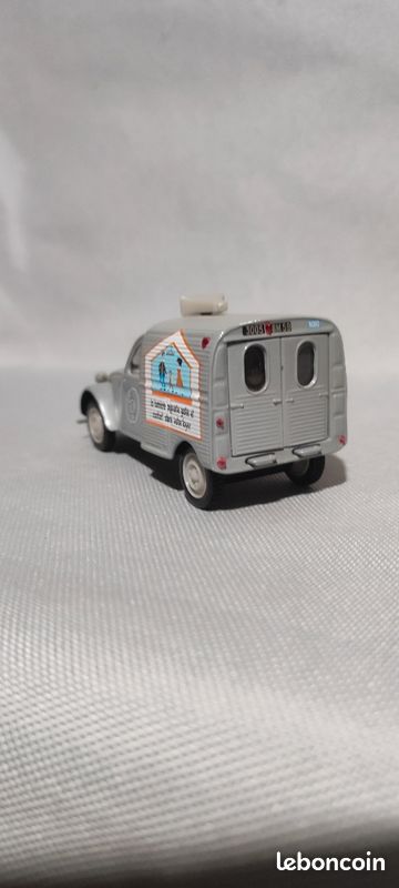CITROEN 2CV AZU Camionnette / Fourgonnette Orangina 1955 Norev 1/43