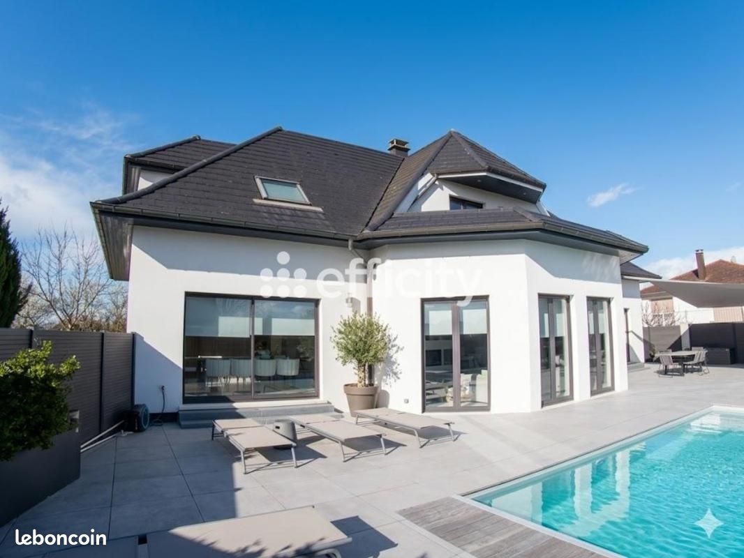 Maison 7 pièces 254 m² · à Kingersheim · 254 m² · 695 000 €