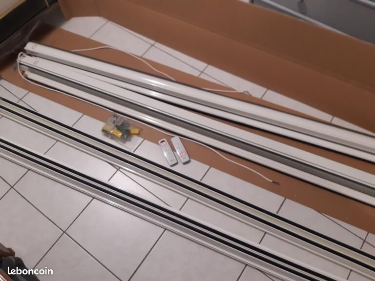 2 moustiquaires enroulables électriques pour portes fenêtres 2,08 m large x 2,140 m haut SOMFY (image 1)