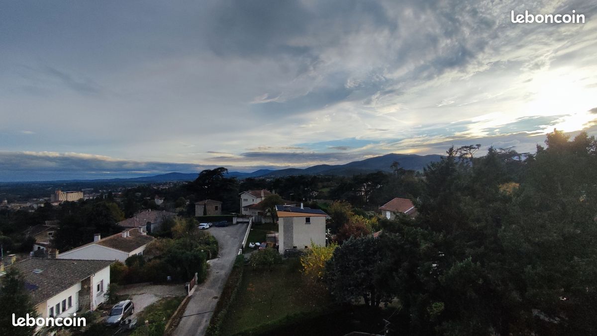 Appartement 7 pièces 81 m² · à Annonay · 81 m² · 60 000 €