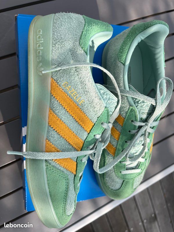 adidas gazelle silver green womens adidas Junior Gazelle Chaussures d'intérieur Jaune / Bleu royal main image 0