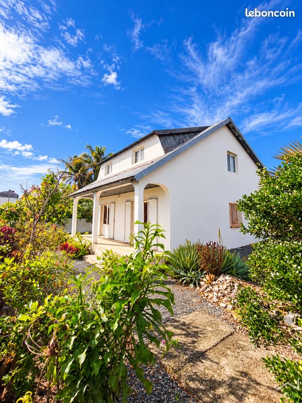 Maison 8 pièces 210 m² · à Saint-Pierre · 210 m² · 399 000 €