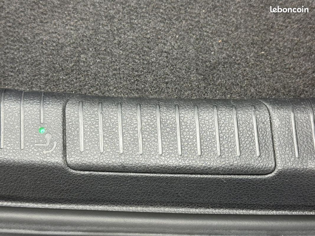 VOLKSWAGEN GOLF 7 VII GTI 2.0L TSI 220 - DSG 6 - 1ère main / Faible Kms (image 37)