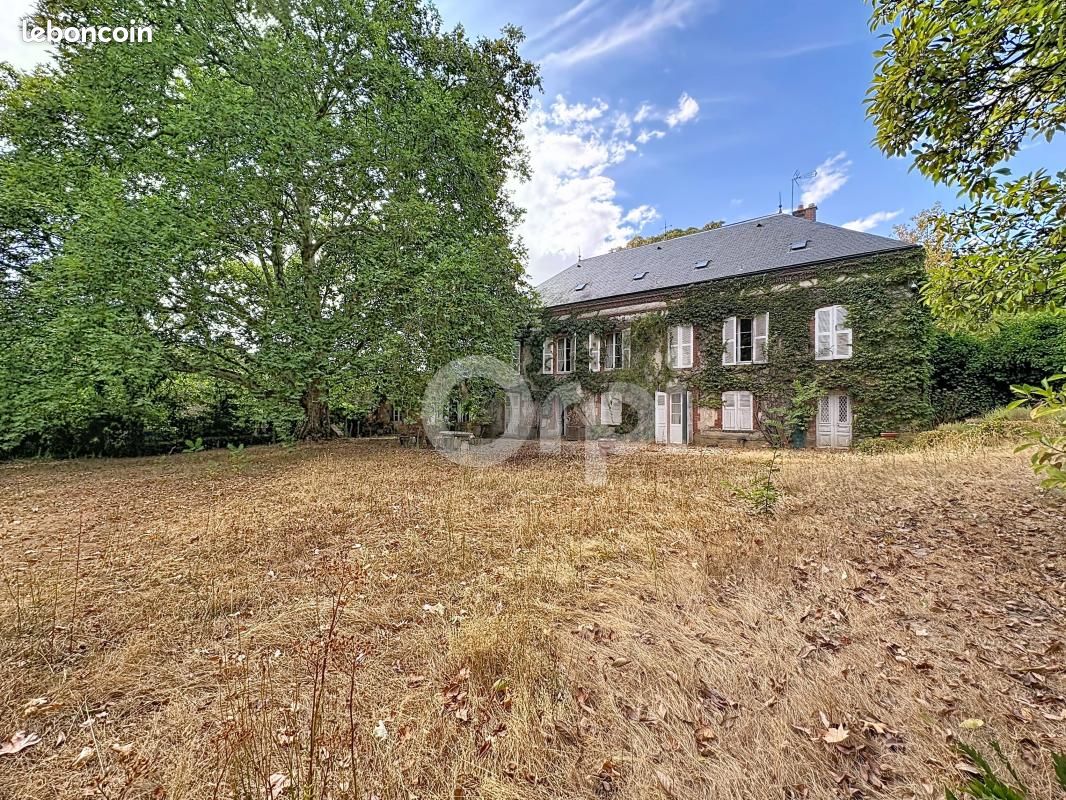 Maison 6 pièces 242 m² · à Montceaux-lès-Provins · 242 m² · 350 000 €