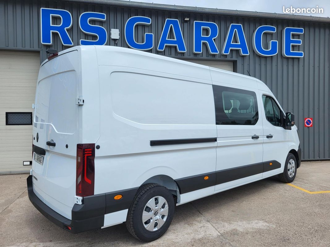 RENAULT MASTER L3H2 FOURGON 2.0Blue DCI 150 ADVANCE CABINE APPROFONDIE FIXE 07 PLACES NEUF avec HABILLAGE BOIS COMPLET + CAMÉRA + RADARS + PNEUS 4 SAISONS + ROUE DE SECOURS ( Prix de Vente 36 990 HT ) (image 14)