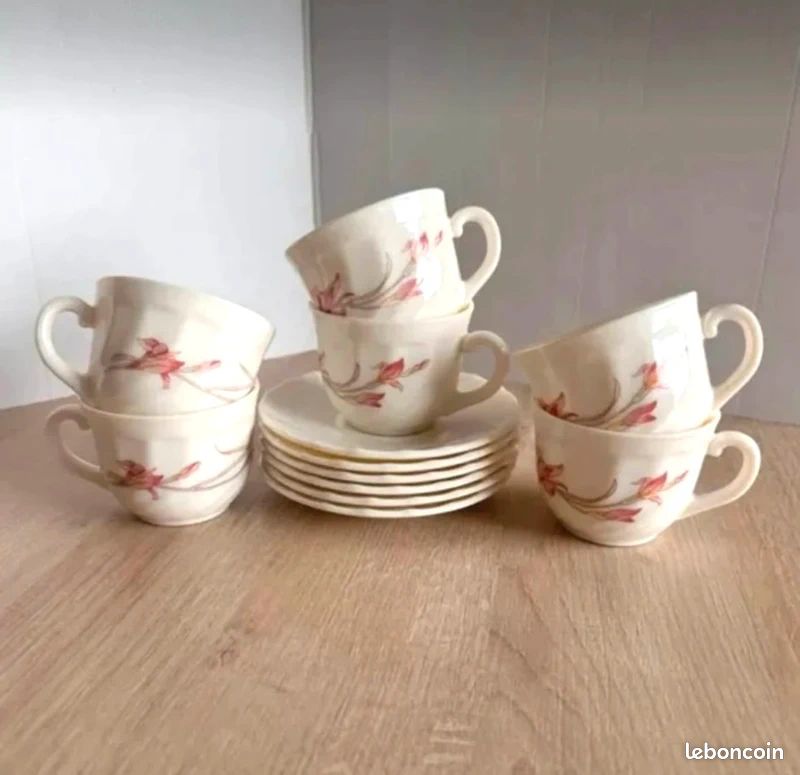 6 tasses à café et soucoupes Arcopal (image 2)