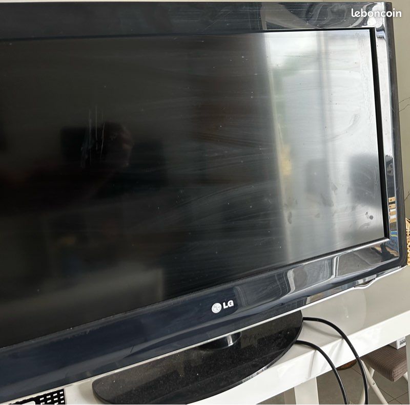 Télévision LG 32 pouces LCD 1920x1080 (image 1)