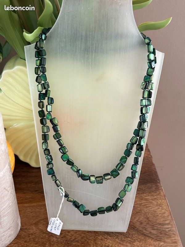 Collier Ras De Cou Rigide Avec 2 Perles Bleu Vert - Neuf Avec étiquettes - Sans Marque