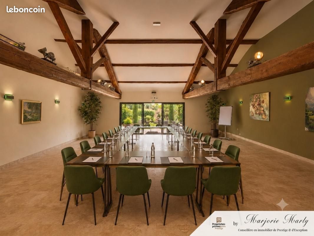 Maison 18 pièces 680 m² · à Lézignan-Corbières · 680 m² · 1 250 000 €