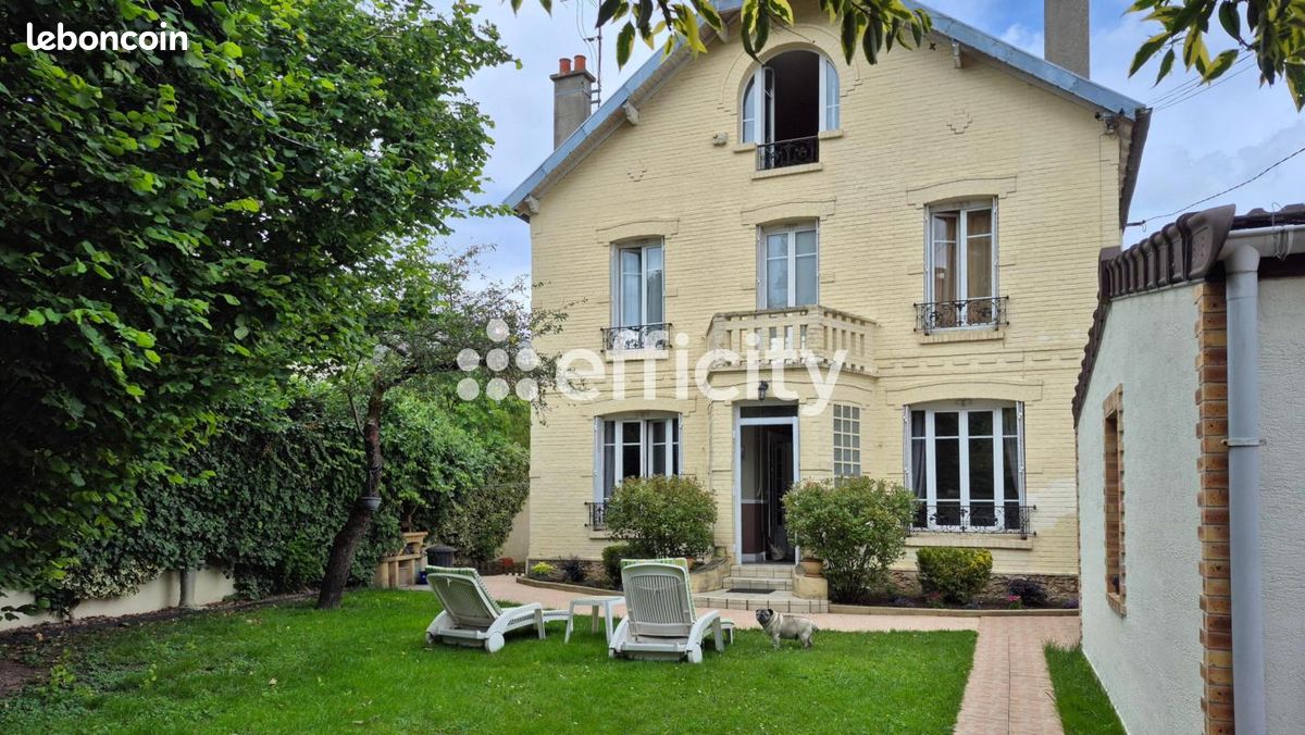 Maison 6 pièces 154 m² · à Chelles · 154 m² · 450 000 €