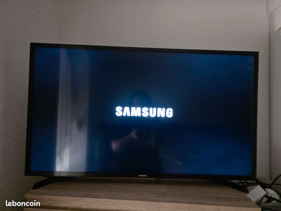 Télévision Samsung 40 pouces (image 2)