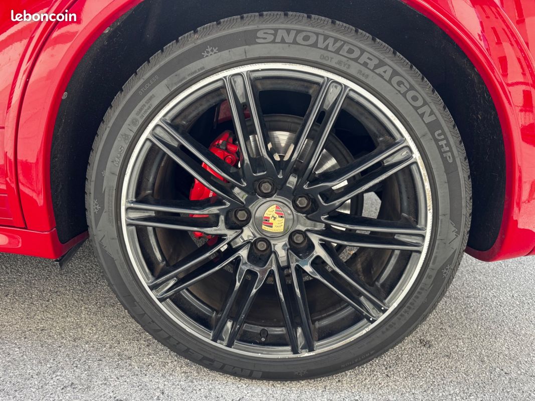 PORSCHE CAYENNE 4.8 V8 GTS Tiptronic S (image 32)