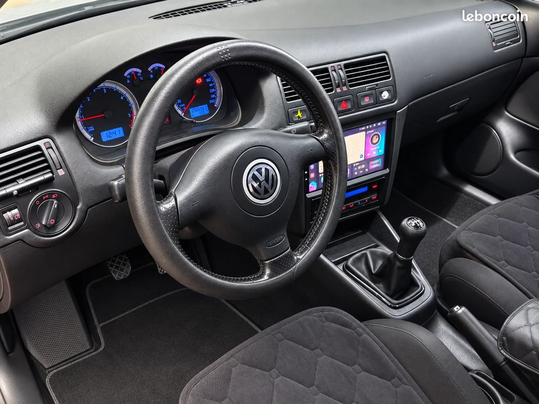 Volkswagen Bora 1.9 TDI Trendline BVM6 / Carplay / Suivi OK (image 9)