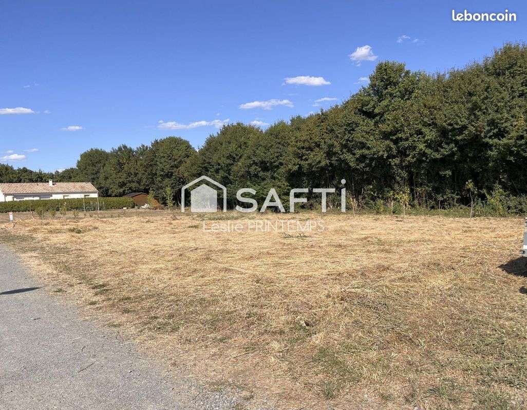 Terrain 1061 m² · à Béceleuf · 1 061 m² · 30 000 €