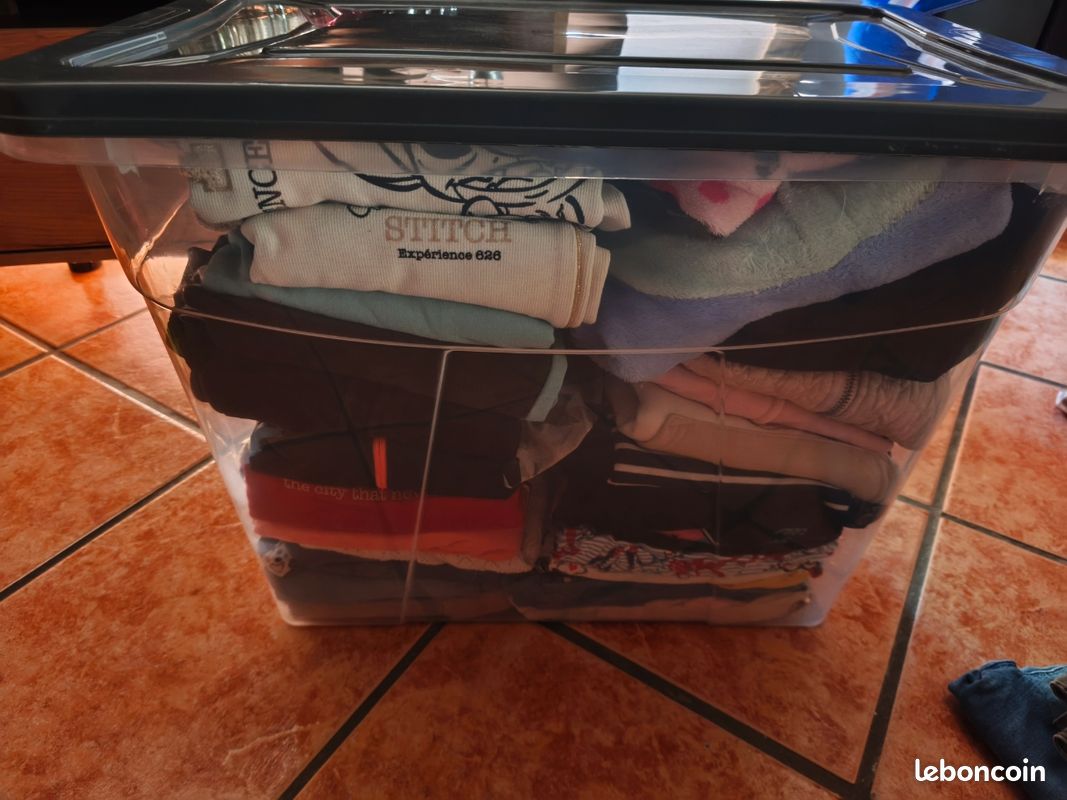 Caisse vêtements 8 ans fille (image 1)