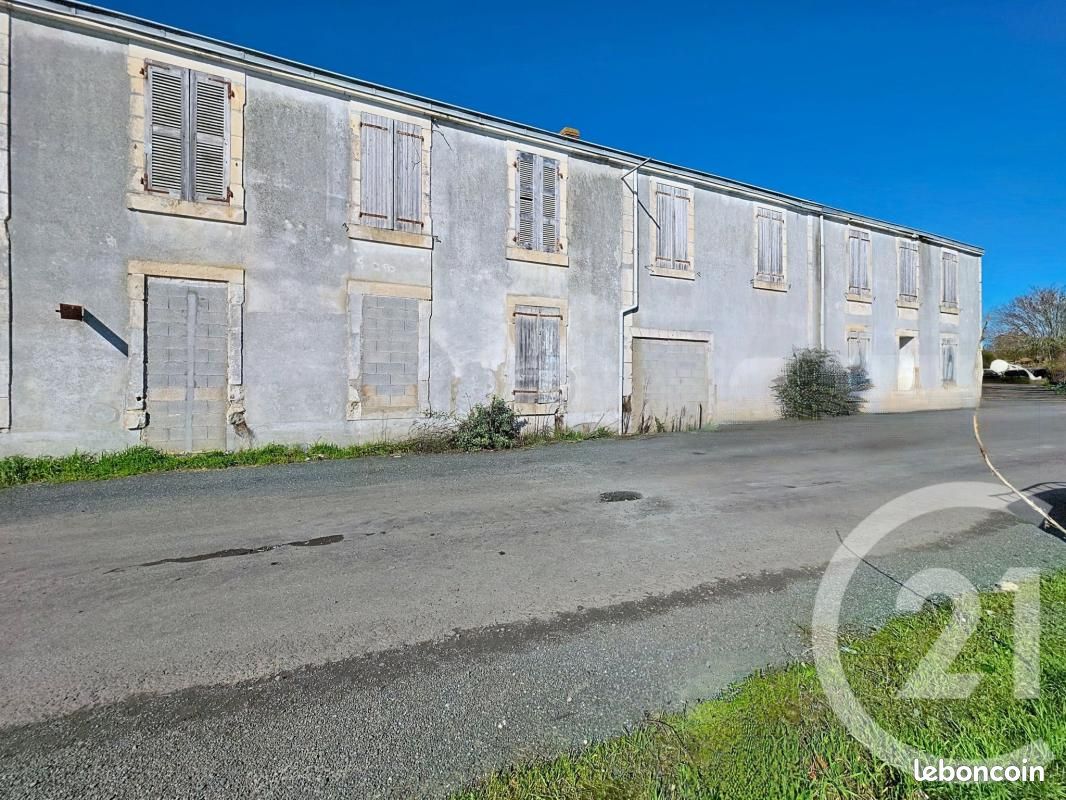 Maison 10 pièces 240 m² · à Luçon · 240 m² · 49 000 €